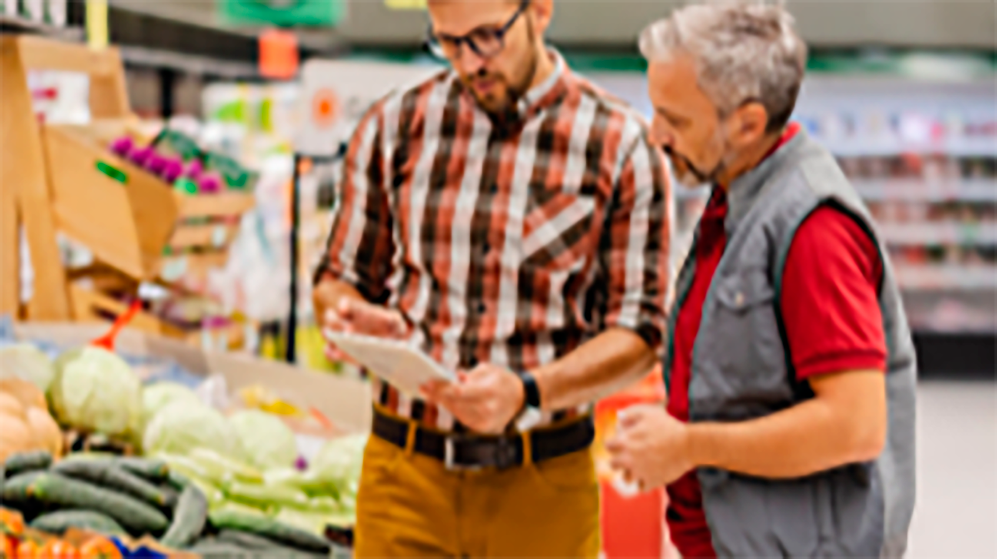 Une personne qui explique à une autre personne